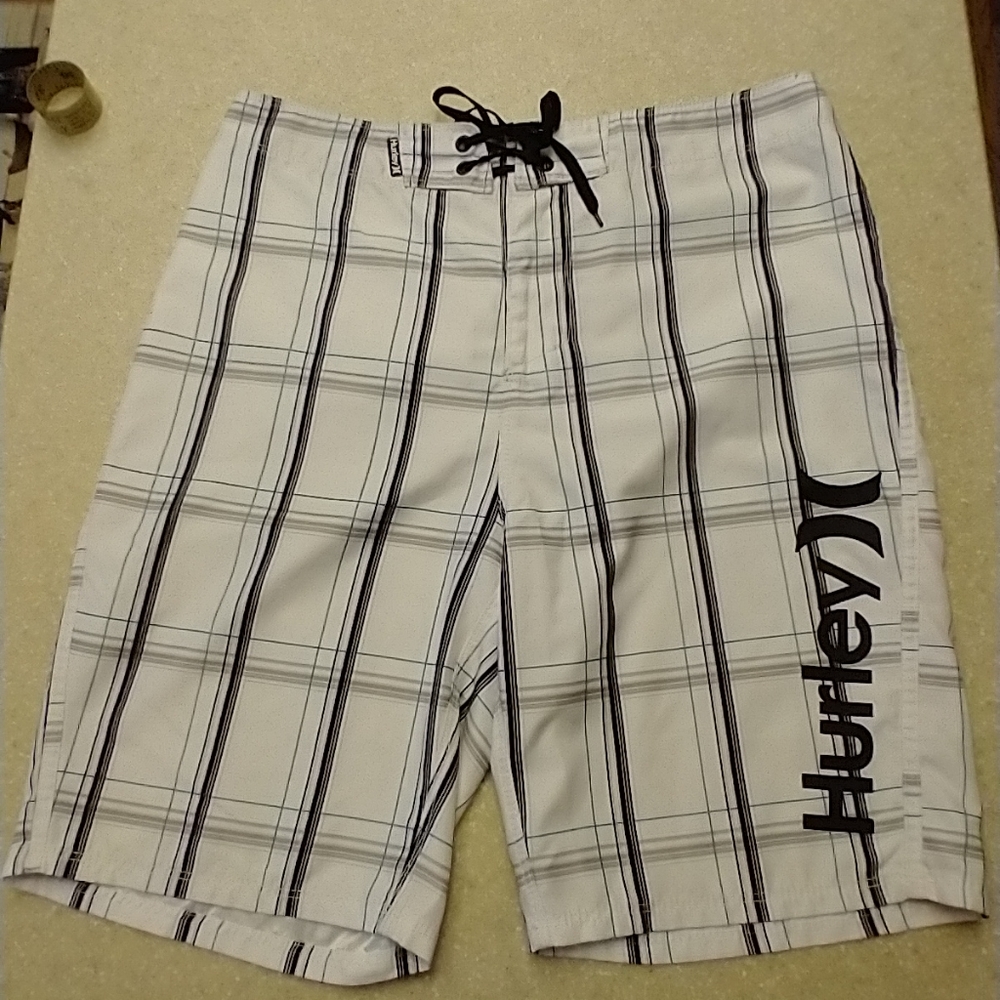 Hurley blue white gray plaid board shorts size 30
